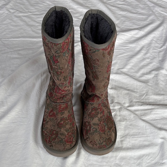 UGG Australia Women's classic Tall Floral Brown Boots Size 6 - Picture 3 of 16